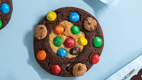 M&M's Christina Tosi Crunchy Cookie