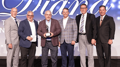 Upsher-Smith members accept HDA award 