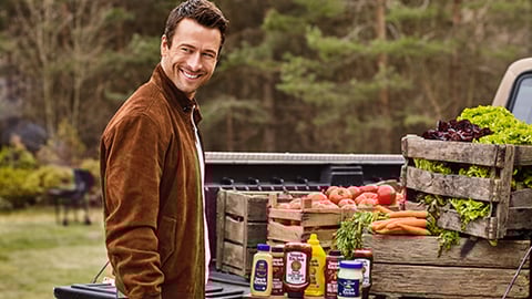 glen powell x smash kitchen