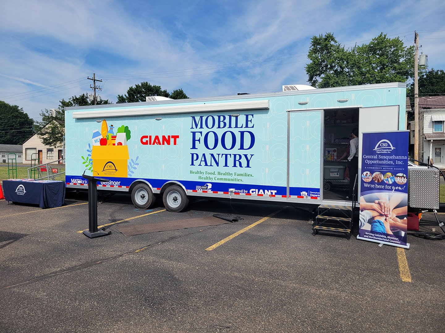 giant mobile food pantry